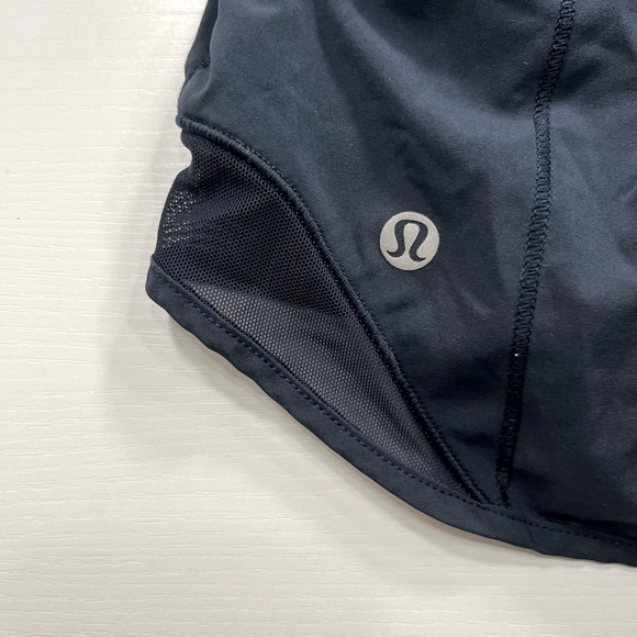 Lulu Lemon Hotty Hot shorts - Picture 3 of 3